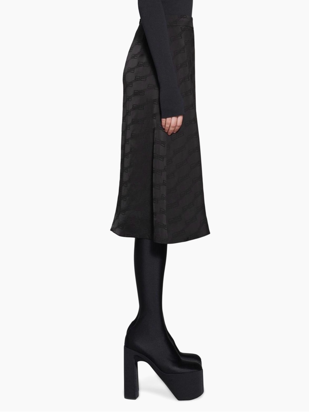 Sleek Black Midi Skirt with Subtle Jacquard Texture - Picture 2 of 5
